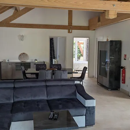 Moderne En Lorraine, 2 Chambres, Proche Foret - Fr-1-584-346 * Jezainville