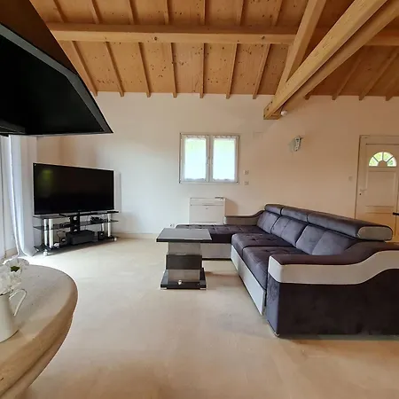 Moderne En Lorraine, 2 Chambres, Proche Foret - Fr-1-584-346 Holiday home Jezainville