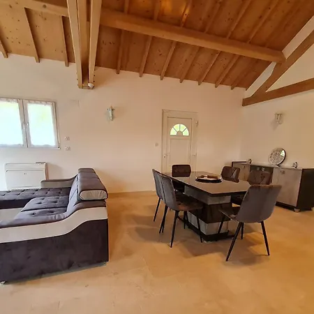 Moderne En Lorraine, 2 Chambres, Proche Foret - Fr-1-584-346