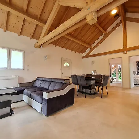 Moderne En Lorraine, 2 Chambres, Proche Foret - Fr-1-584-346 *